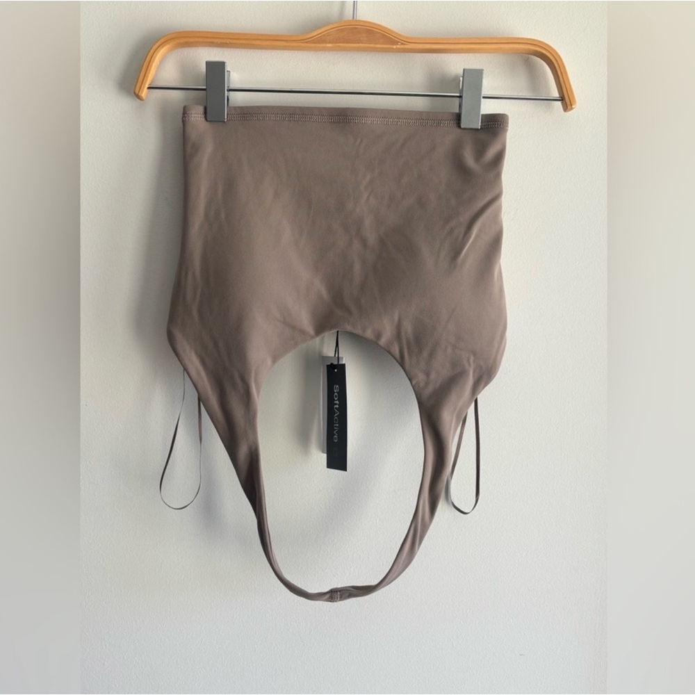 Garage , Active Booty short (S) & top (XS) toasted taupe